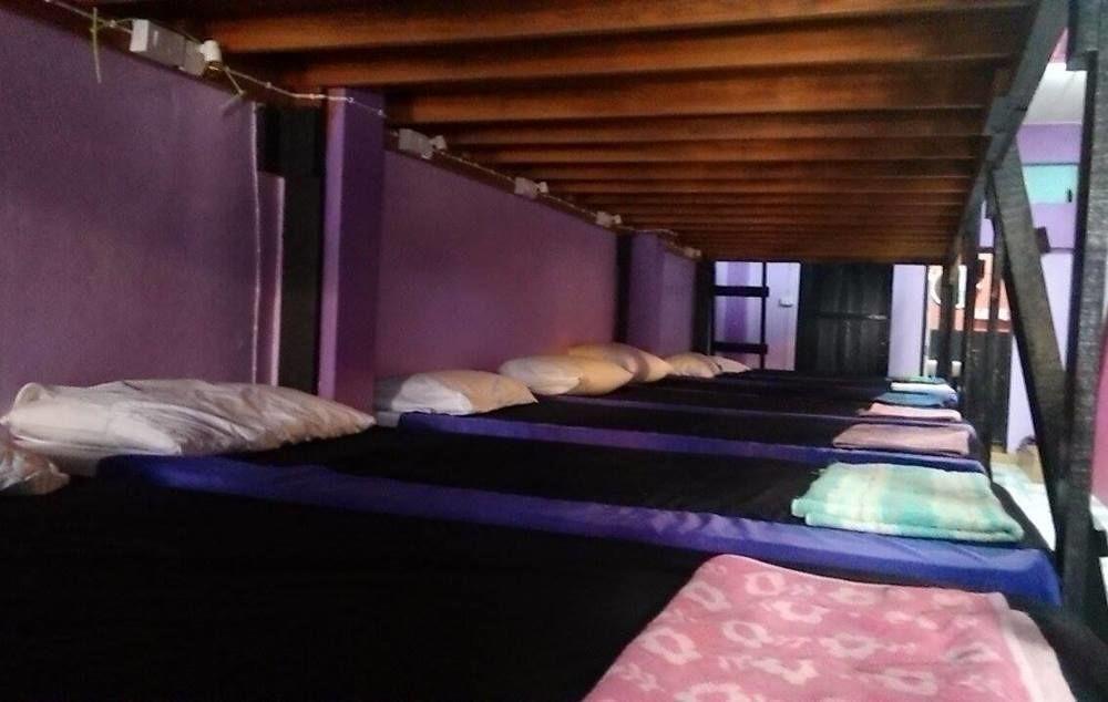 Wild & Wandering Backpacker Hostel & Bar Хаад Рин Екстериор снимка